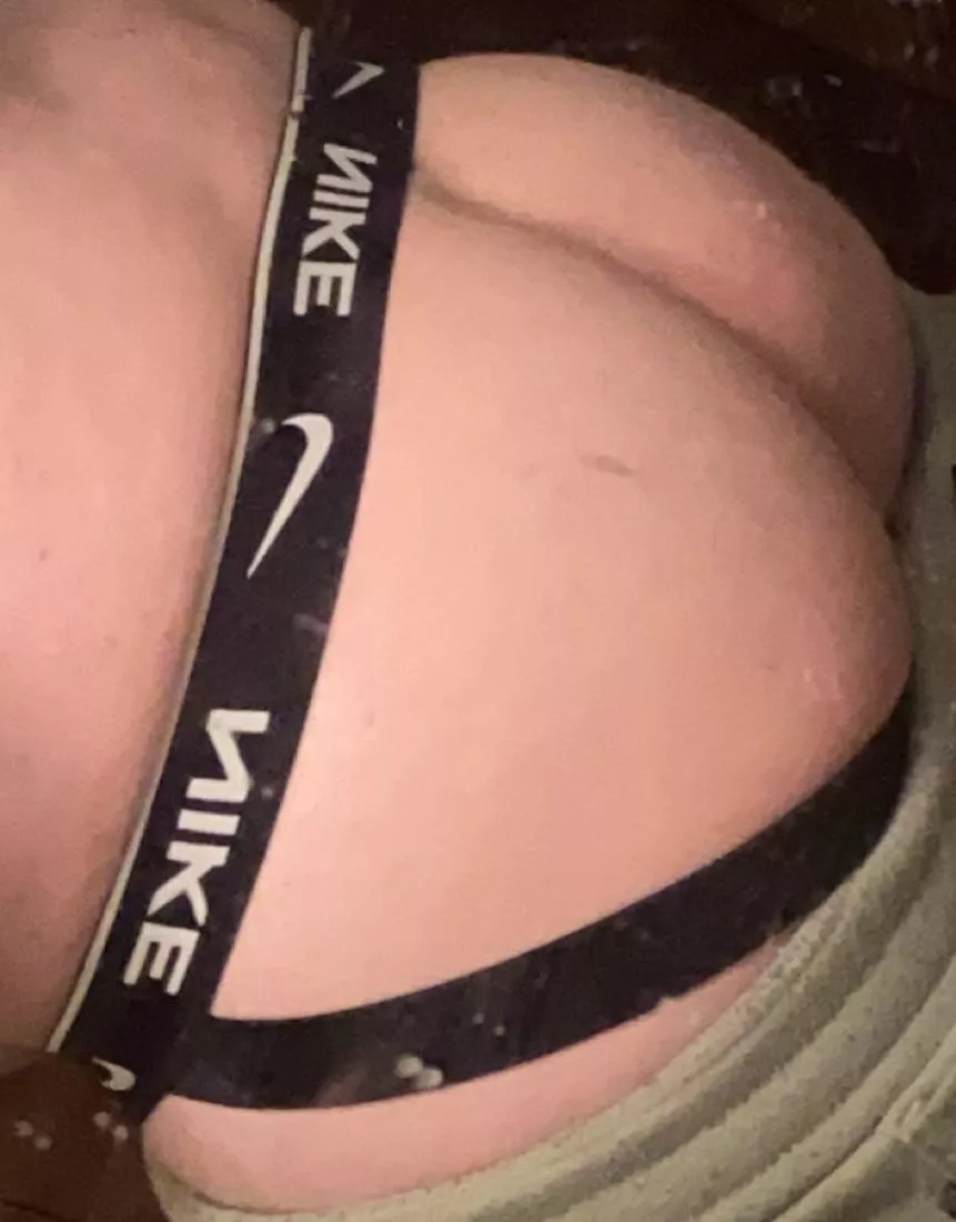 Don’t mind the dirty mirror, I just couldn’t wait to show off my newest jock. 🍑