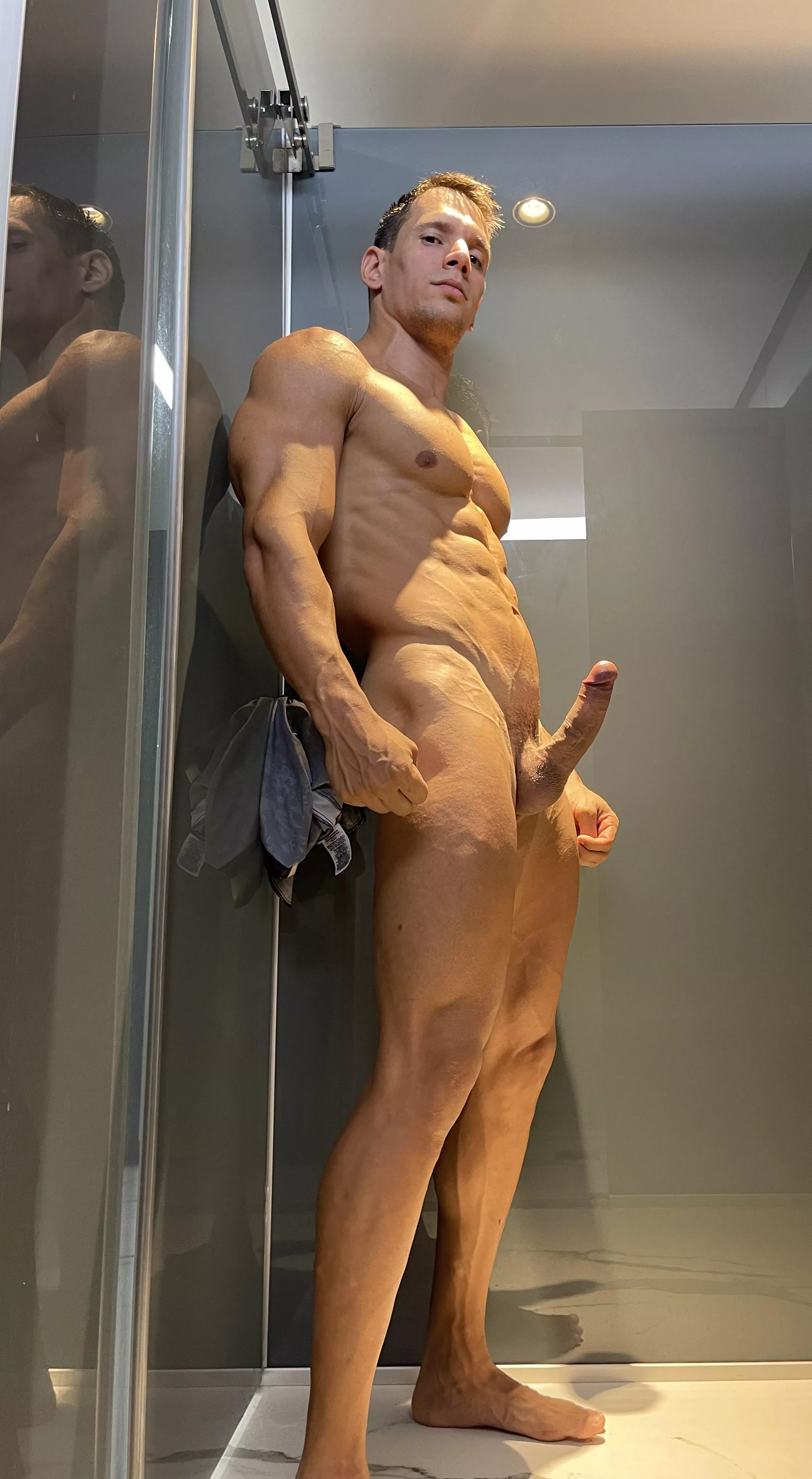 Hey bro come join me in the gym lockers room 😈 (30)