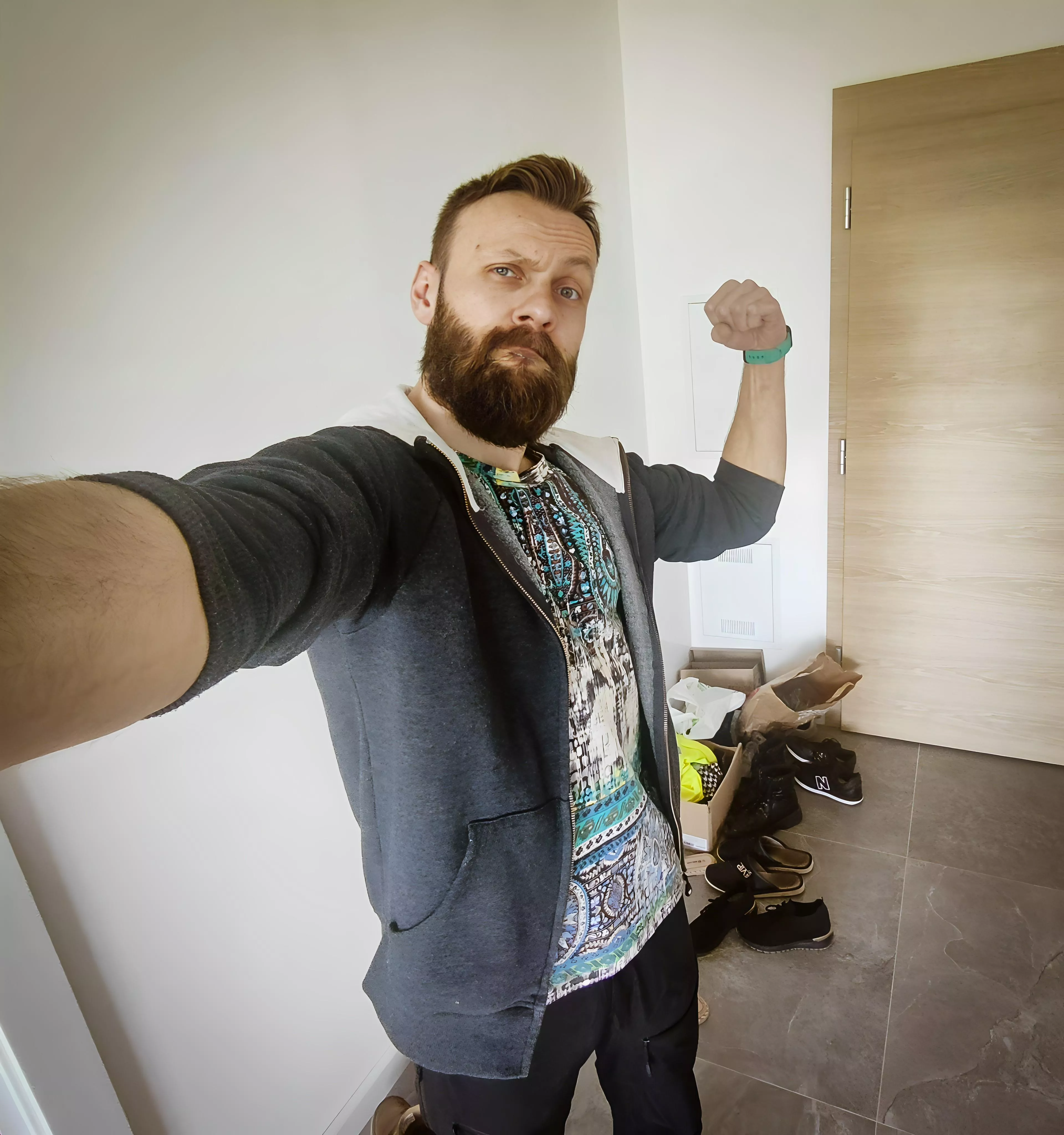 Hey hey, have a great day 💪🏻🧔🏻‍♂️