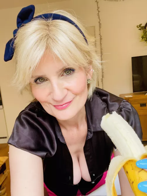 I do love a nice big banana for breakfast! Really fills me up!