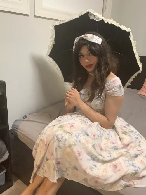 I got a new parasol! Excited for it to actually warm up outside so I can use it