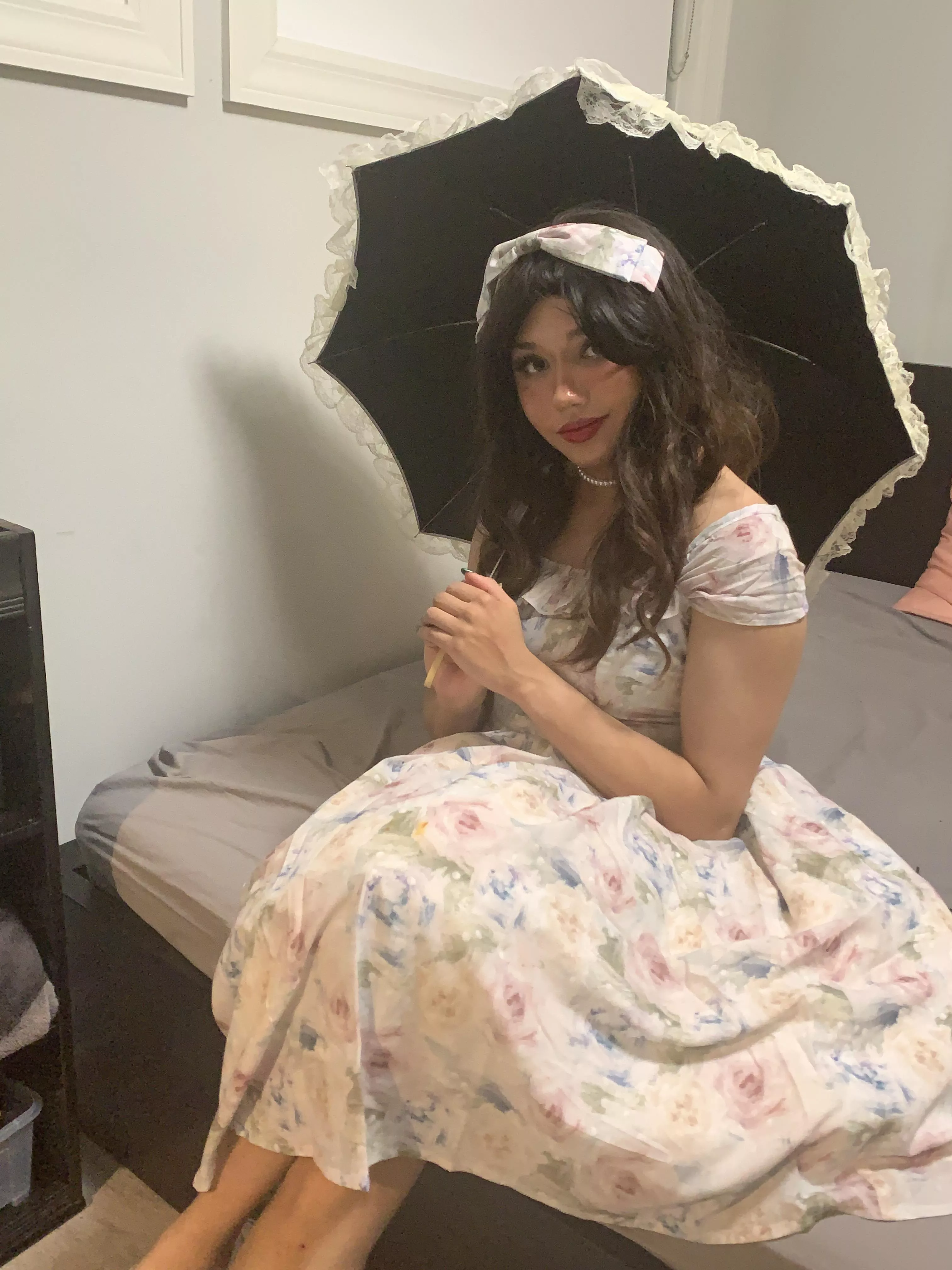 I got a new parasol! Excited for it to actually warm up outside so I can use it