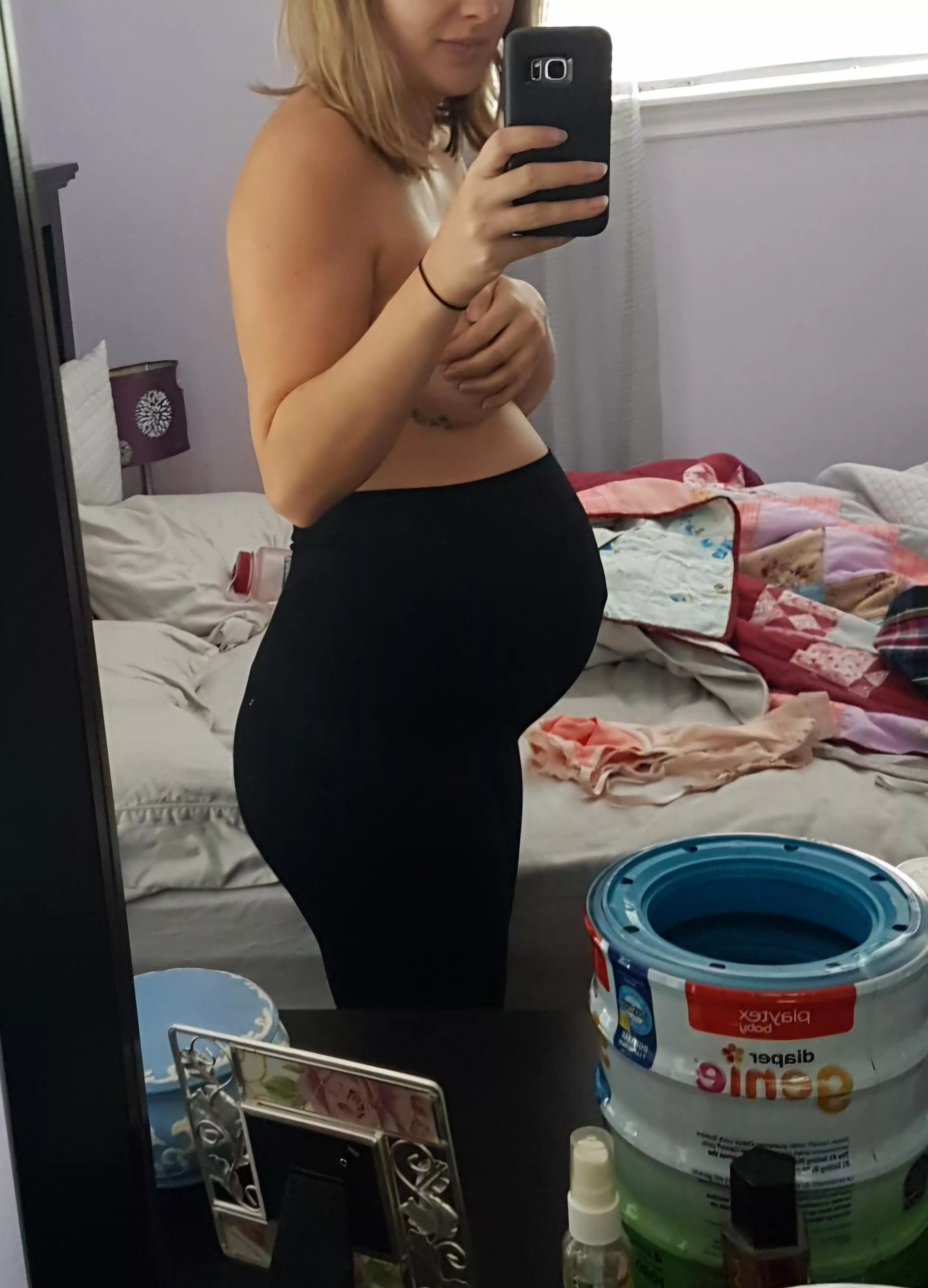 I love how my bump looks in tight leggings!