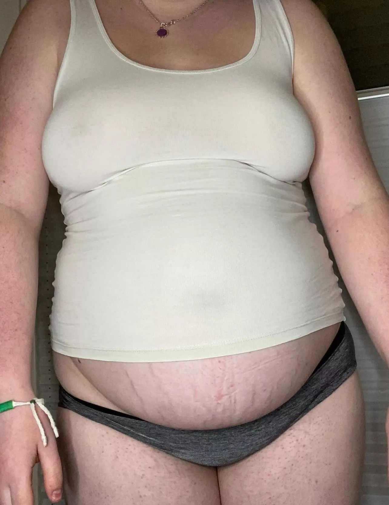 i love how you can tell how much my belly protrudes even when im facing forward 🤭