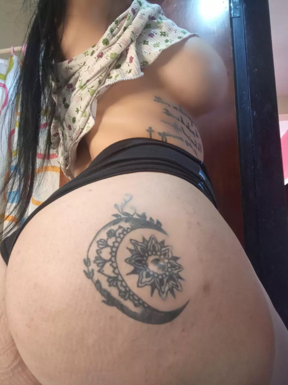 I need a boyfriend who likes big tits and big asses