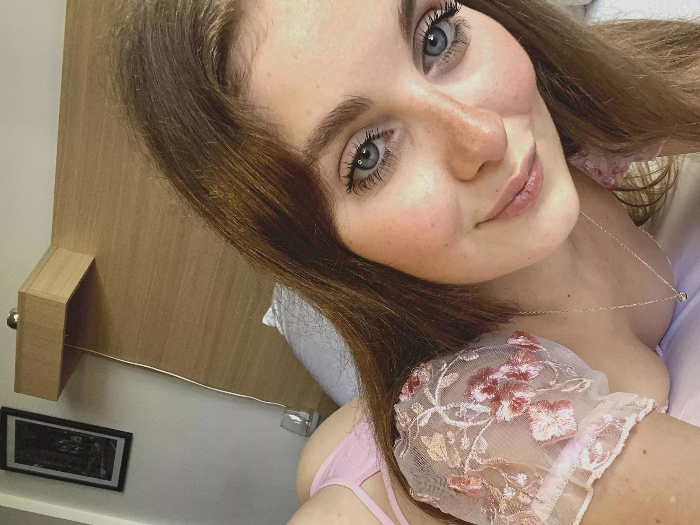  I would welcome you at the door like this. 