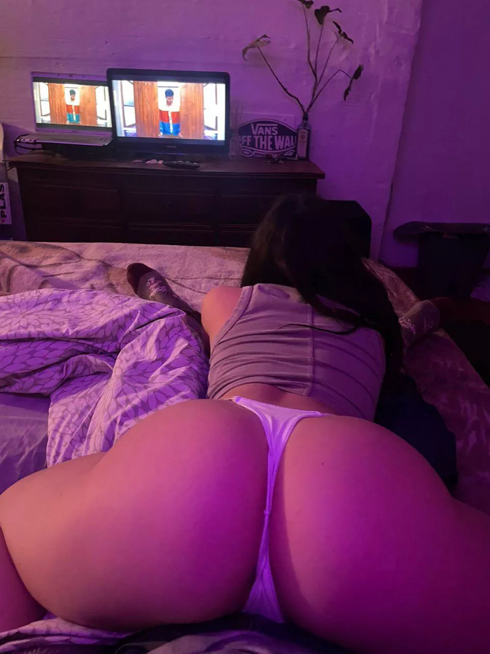 I’ll be sending nudes to the first 100 commenters... Just try me😛