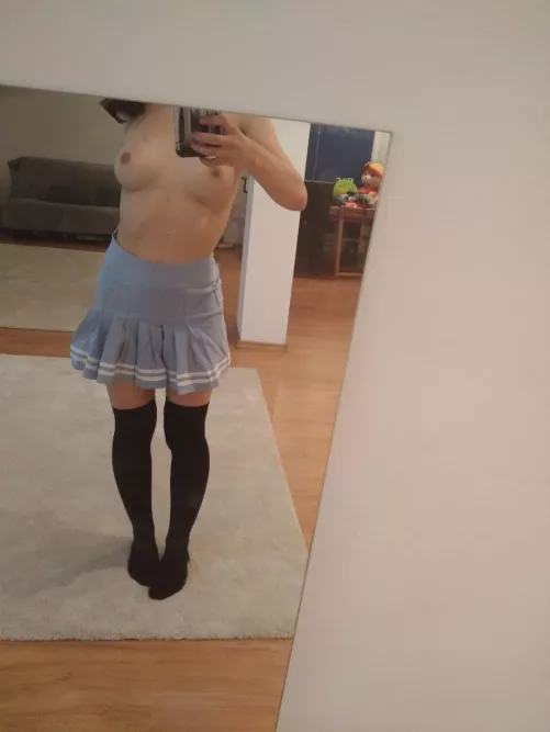 im only 18 but i think i look mature 🤭