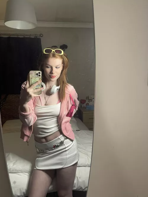 is this a cute outfit for a party ?