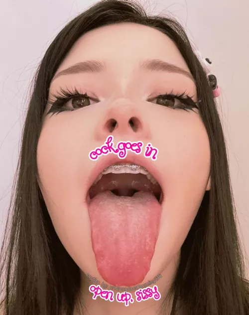 It's even better if your drooling, sissy~