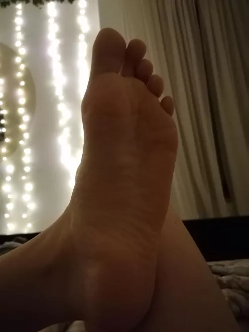 Kisses for my foot 😘