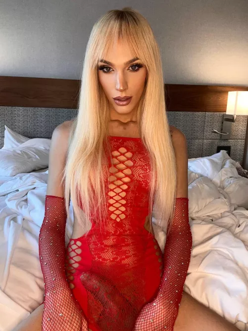 leave a ❤️ if you'd like a gf with a dick