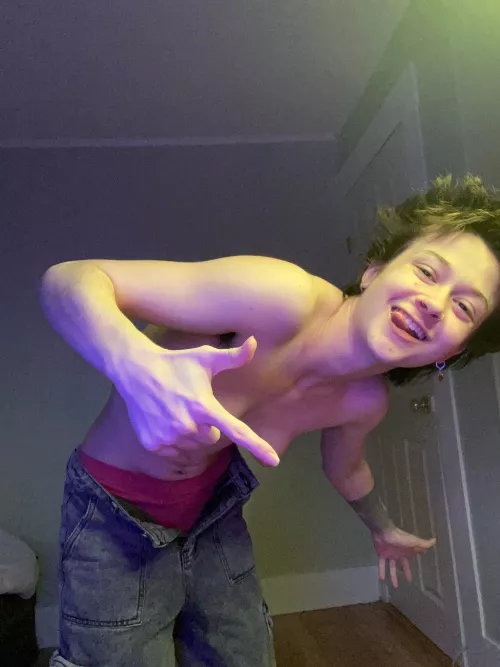 Like bois who take goofy pics?😏🖤