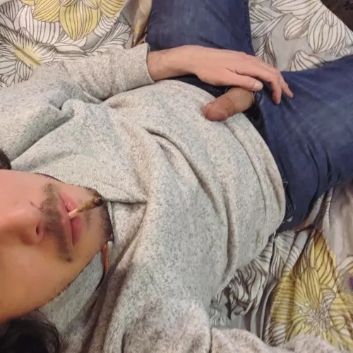 [m] Blazed boy begging for your booty, beautiful.