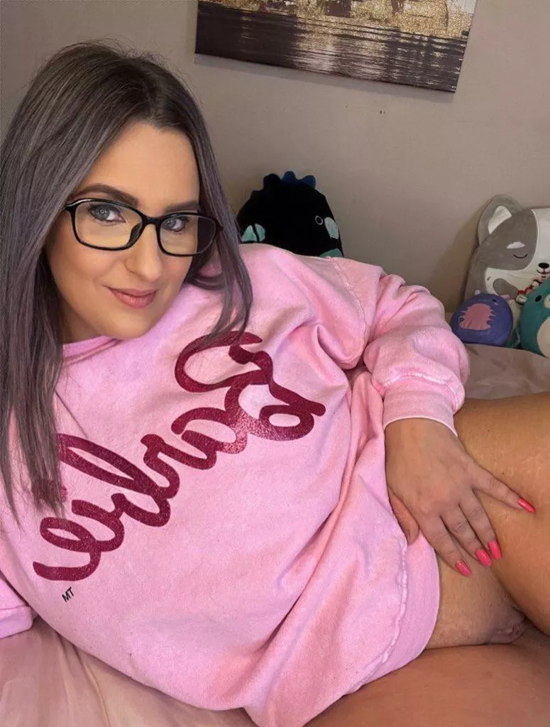 Meet me in my bedroom 