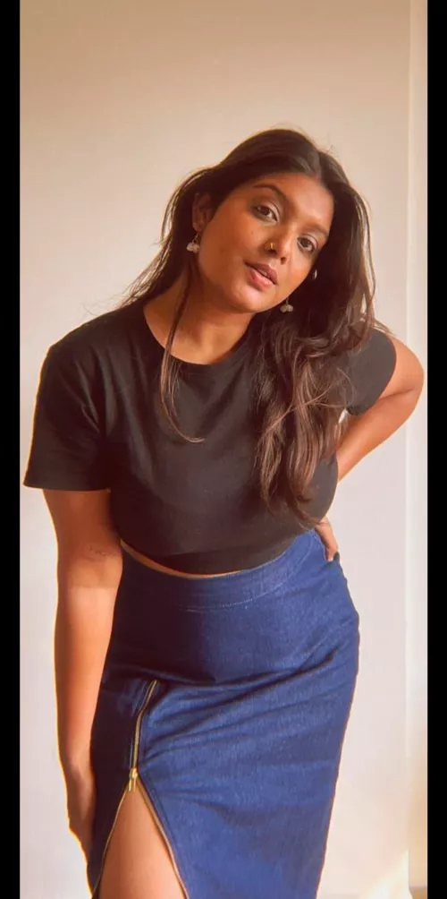 My crush sending pics to seduce my bullies 