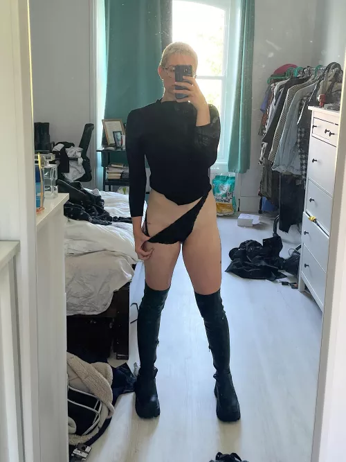 my favorite boots 🖤