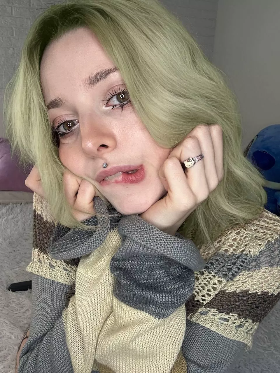 My green hair makes me cute right
