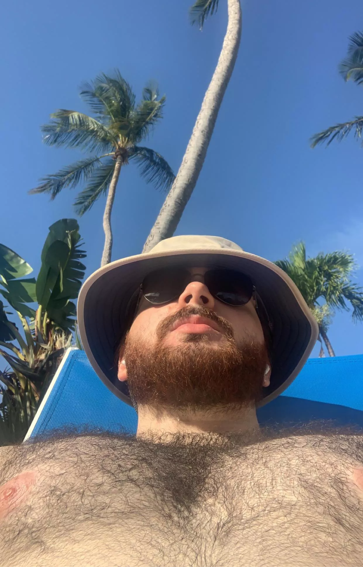 on vacation for the next few days, time to be some eye candy by the pool