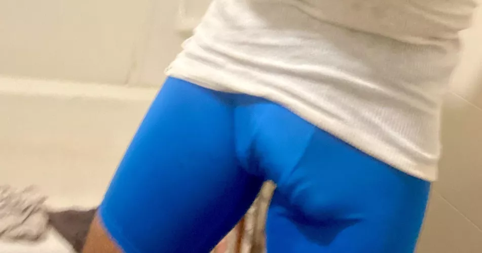 Rate his bulge he thinks it’s small