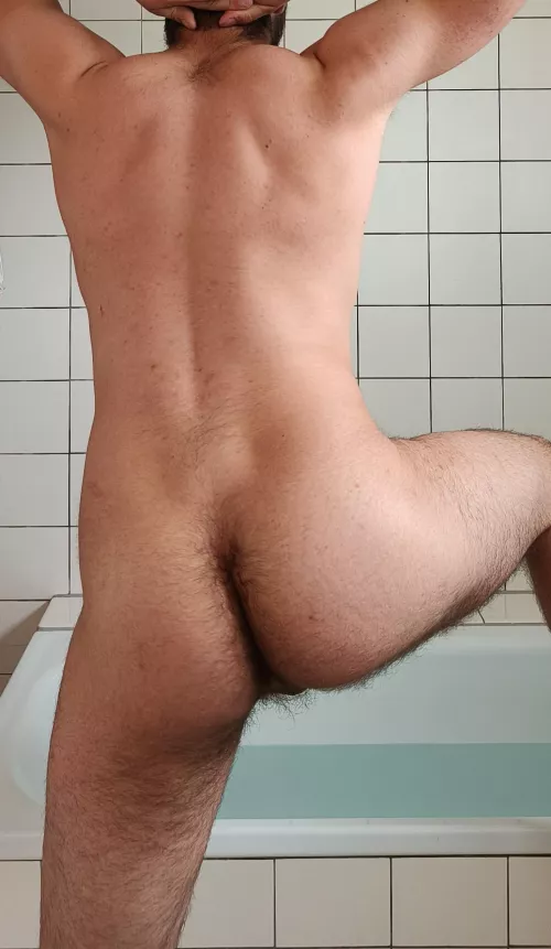 Ready to step in tha bathtub with that fine ass? [22]