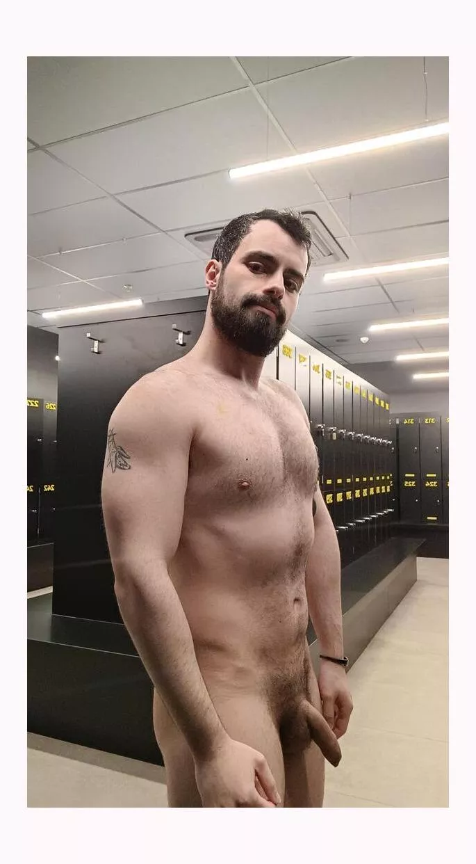 Taking pics naked in the lockers after wlrkout