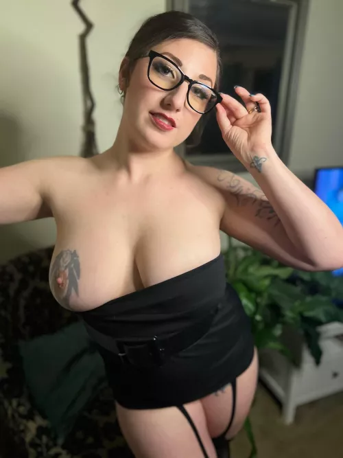 There's something classy, yet extra slutty about a shared wife who has just one breast exposed. Agree?