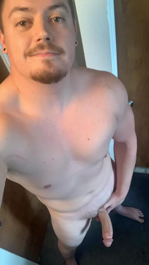 Time to enjoy the weekend and see how many times y’all can make me cum ;)