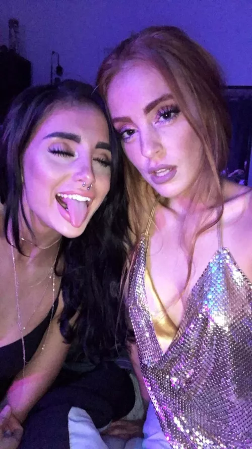 who's the girl on the right ? please !