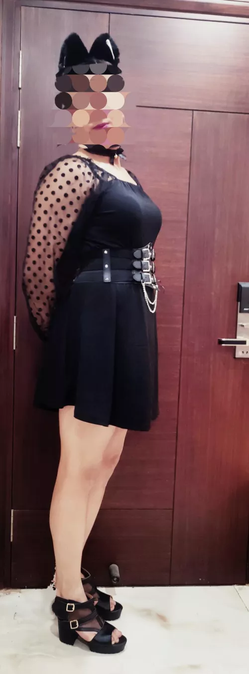 Your cute big gothic girl!!!!👗😊