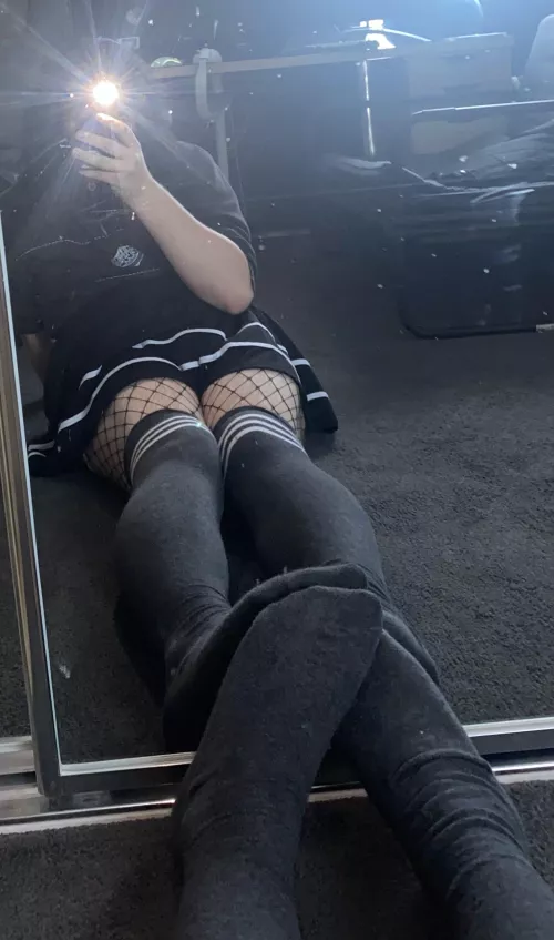 [18] got to dress up again, another pic x