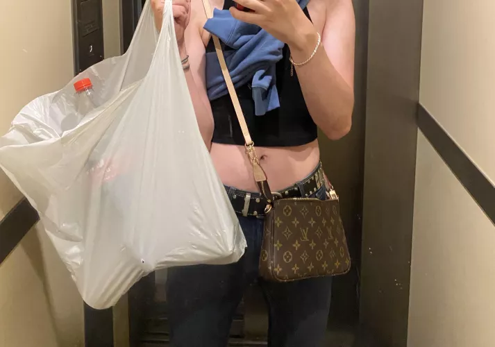 18 Very girly face and body femboy looking for handsome and muscular men ONLY. I’m naturally fem and actually pretty :) 