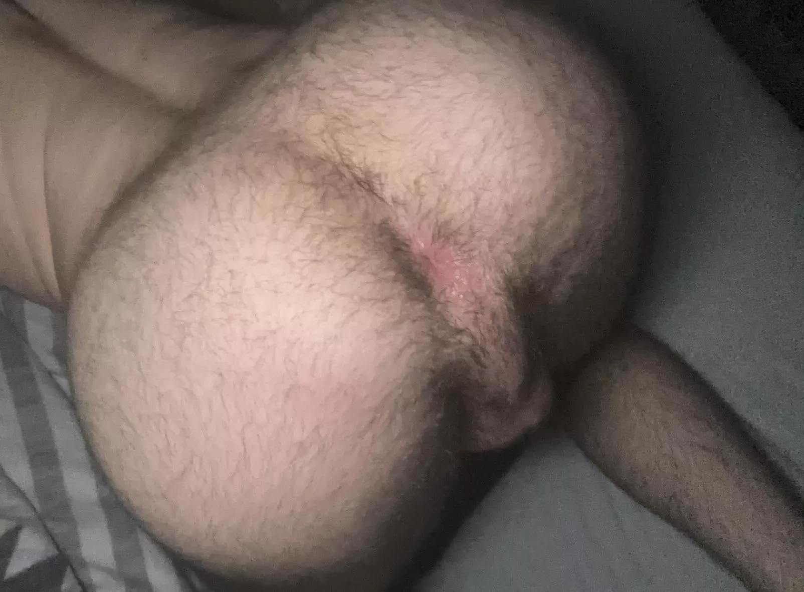 19, any black kings here who like hairy white boys?♠️