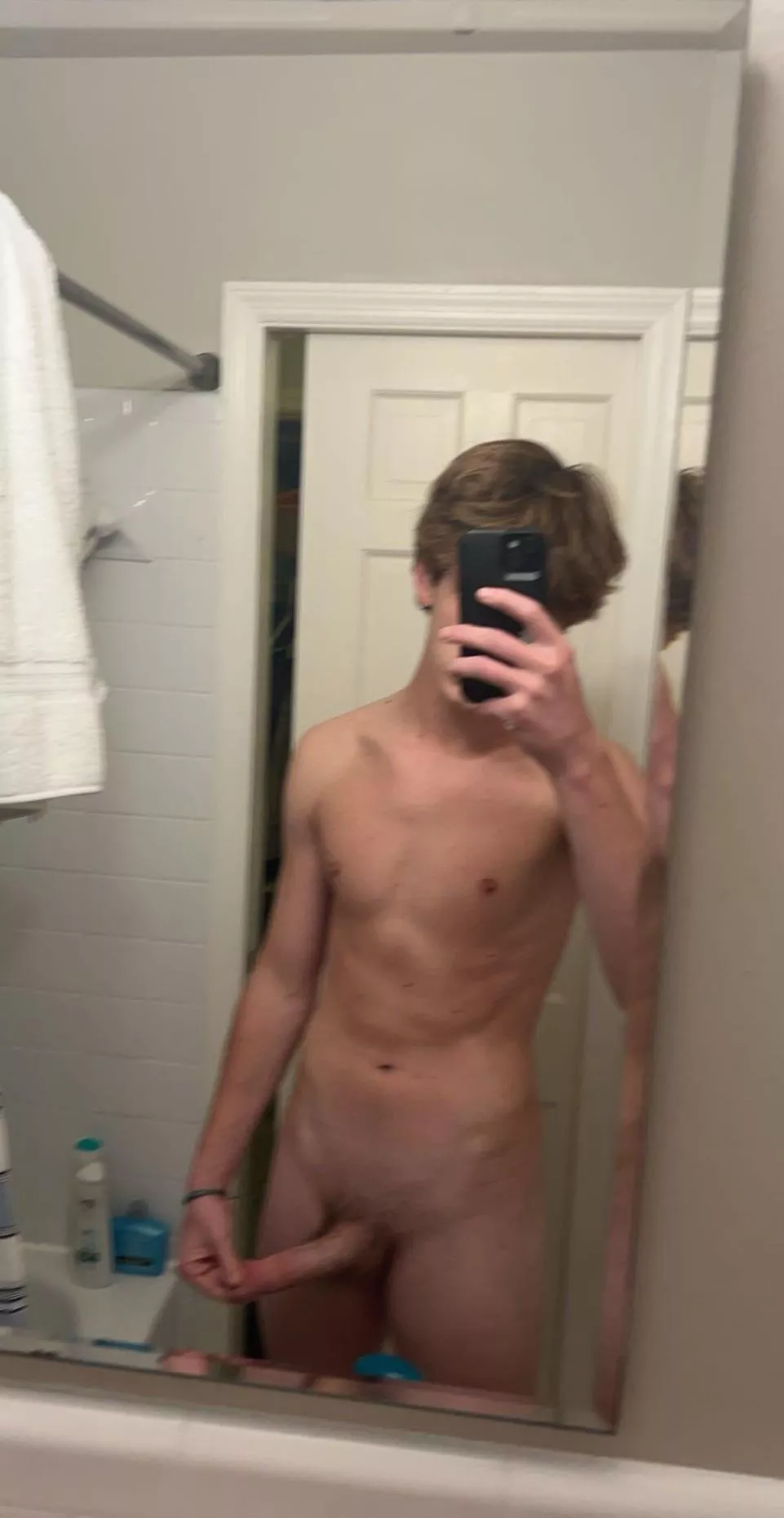 19 snap @dawsbors need a femboy to 🥜 so much