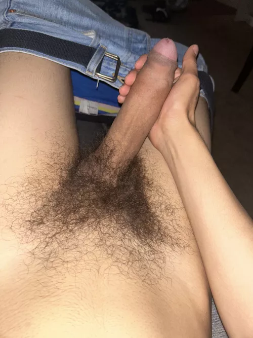 23yo hung help me nut. +21 only @danigrandote