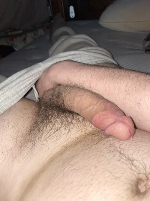 [28] would you spend a lazy 4/20 in bed with me?