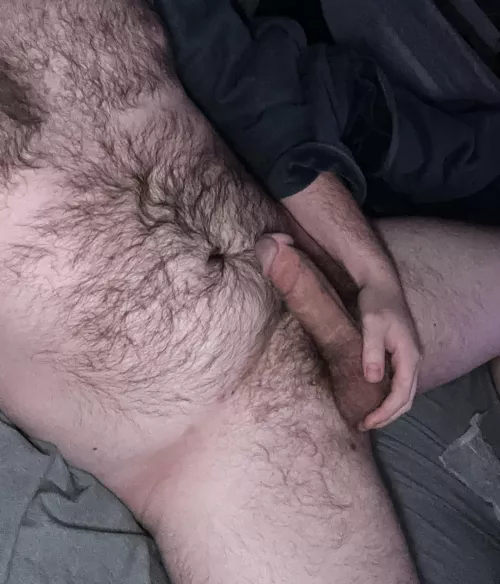 A lot of empty space in this bed😉