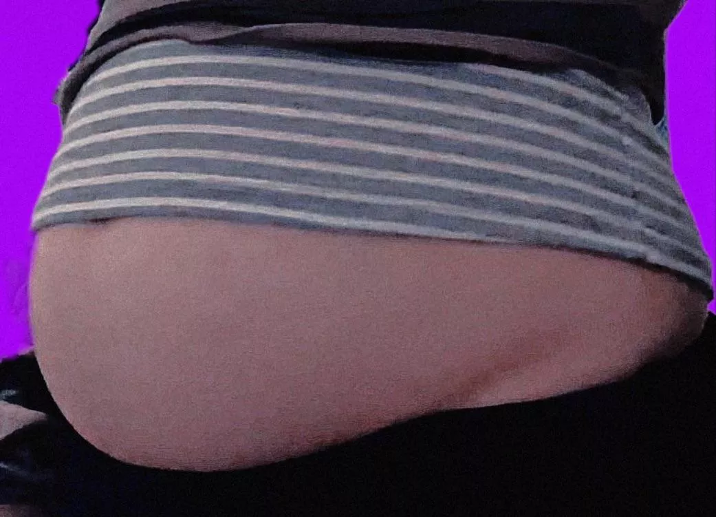 all my shirts are crop tops now 