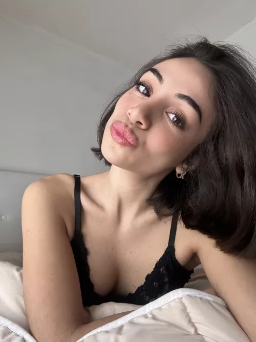 can i give you a hot massage...