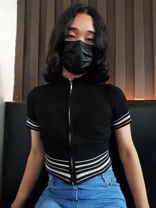 chest so flat u can use it as a chopping board🤣