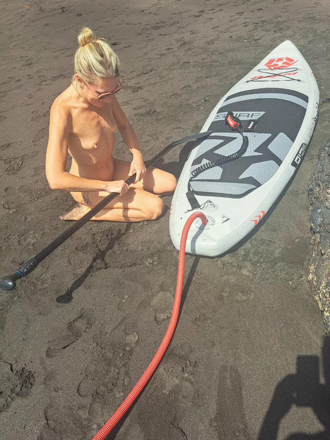 Collecting the paddle board 