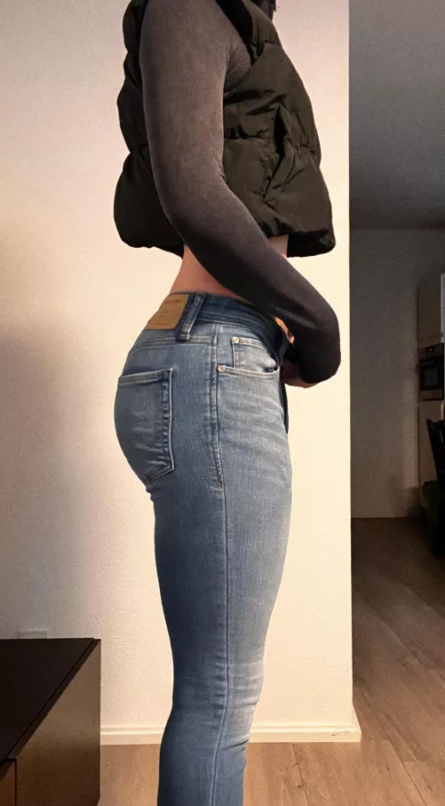 Cropped tops, all day everyday.