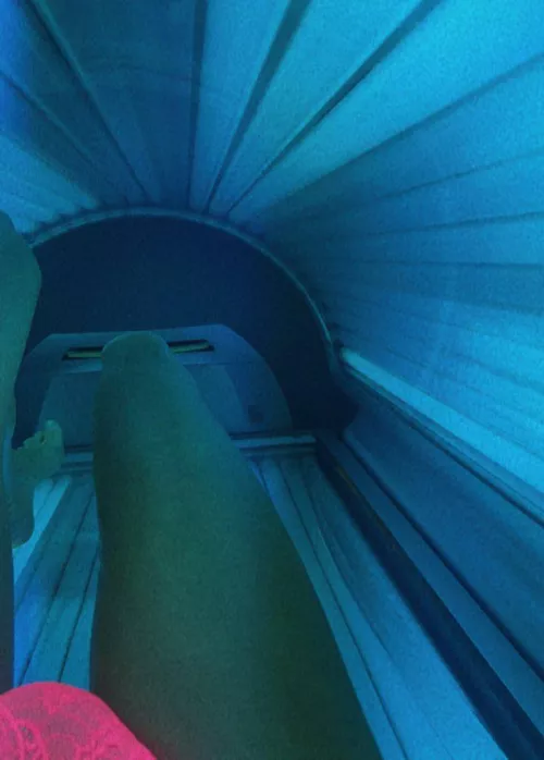 Cum worship these feet and this pretty bulge 