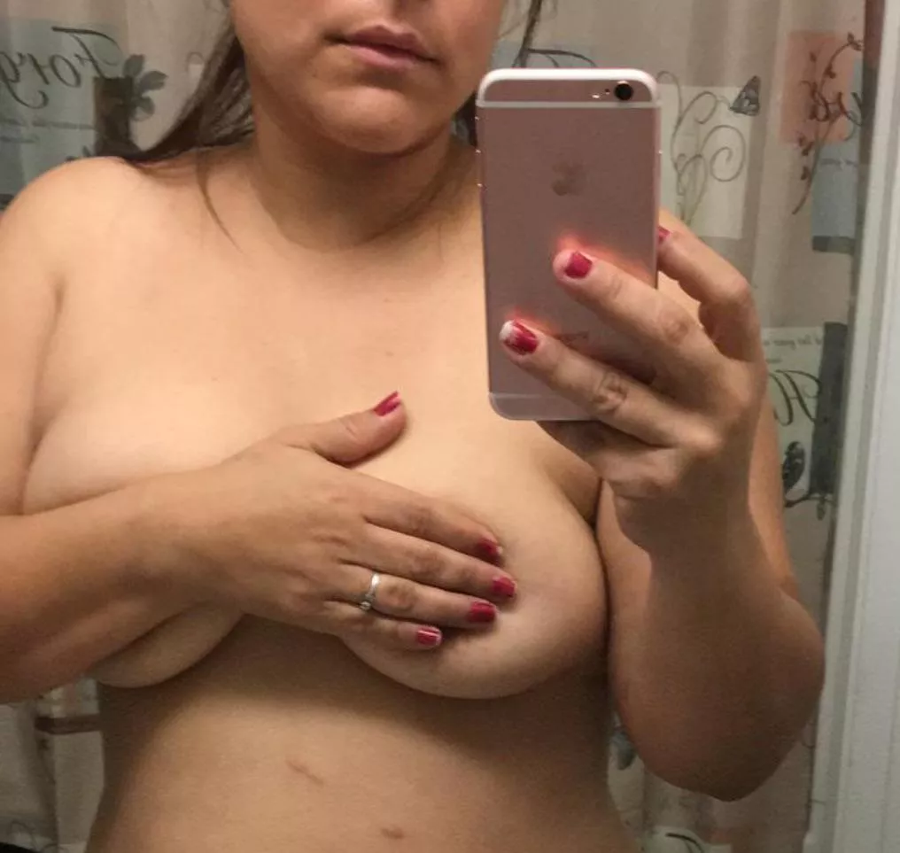 (F) want to share some pics.  Want to see  both of you. Bi-Curious