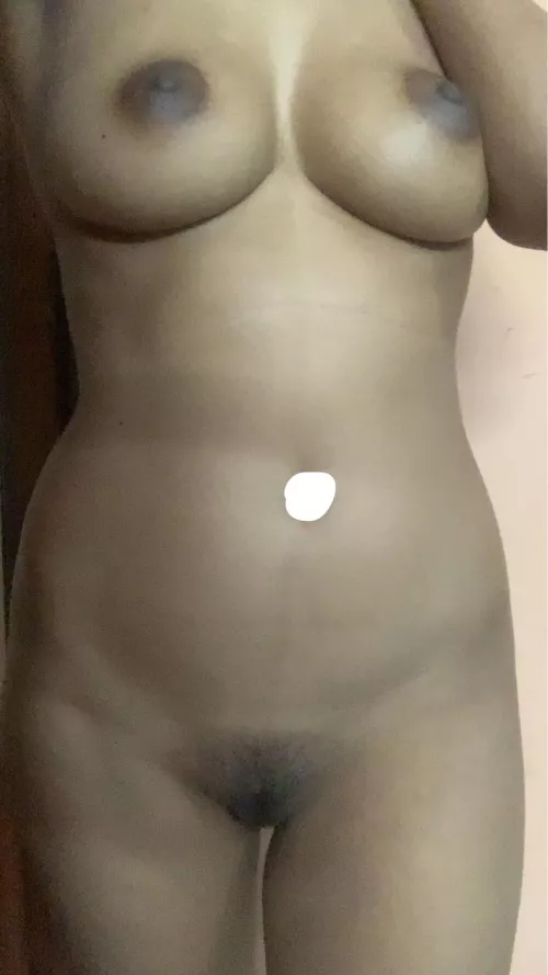 F24 5’2 44kg