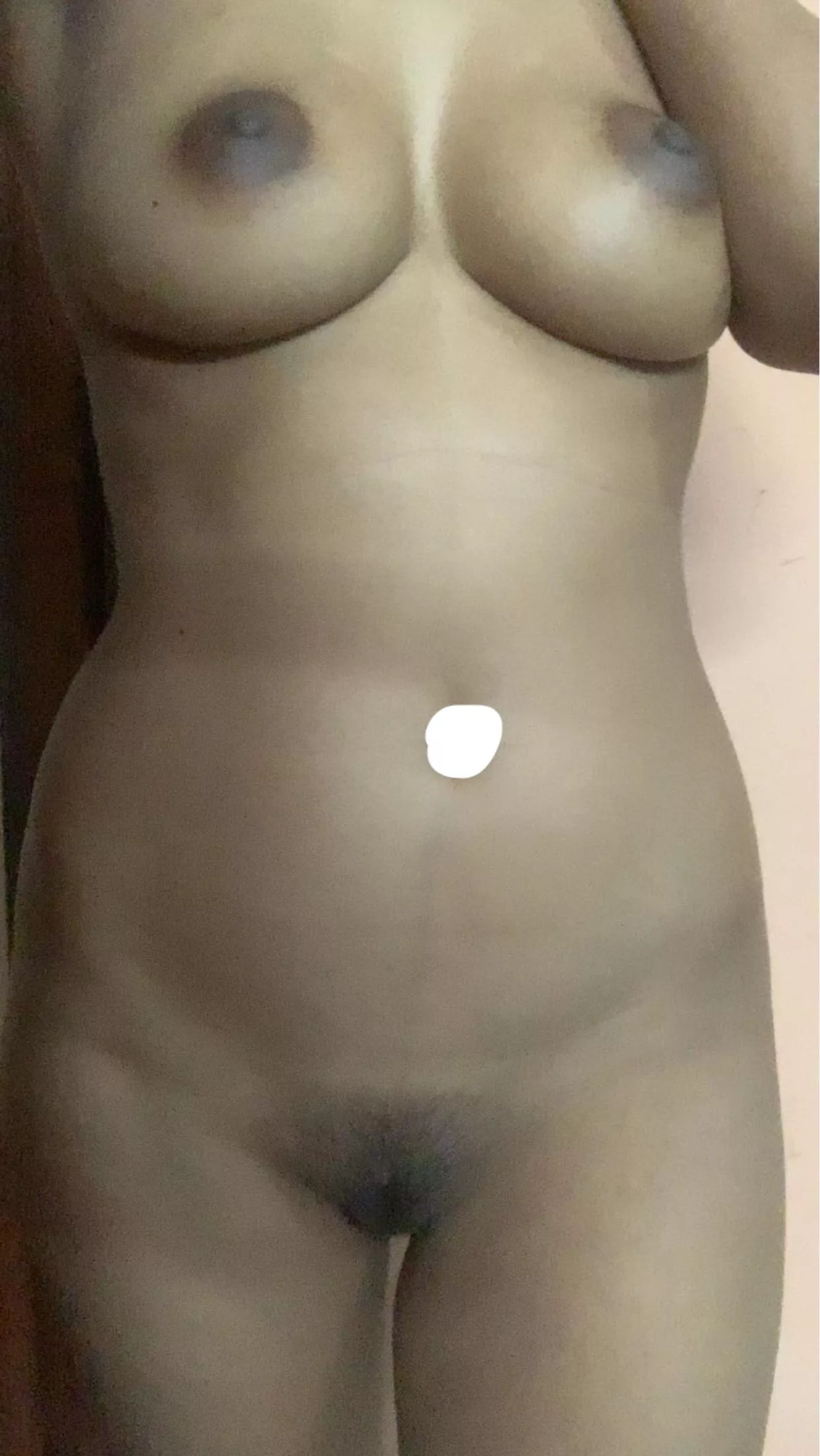 F24 5’2 44kg F24 5’2 44kg