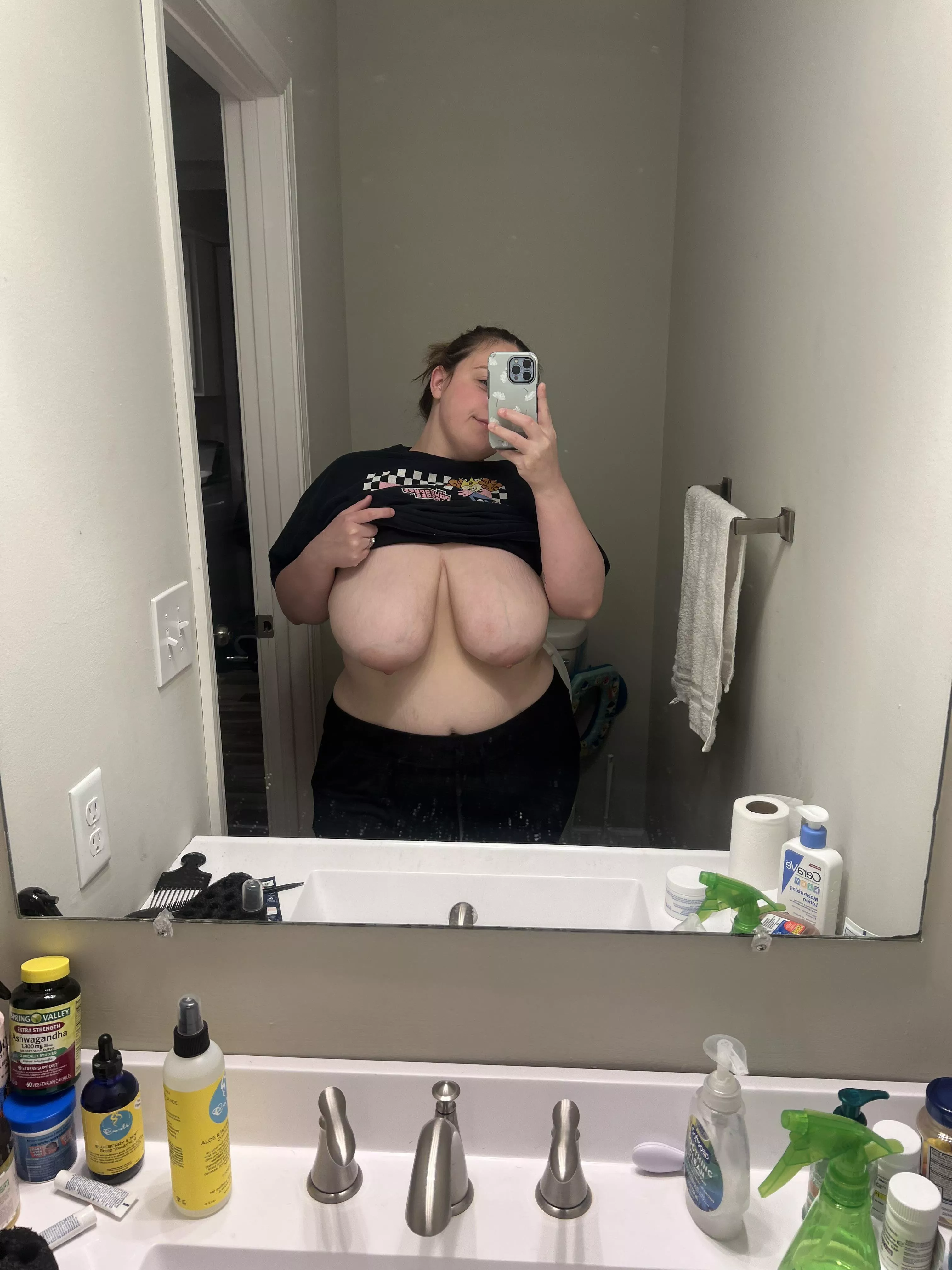 Happy 4/20! After you smoke come grab a handful ☺️.