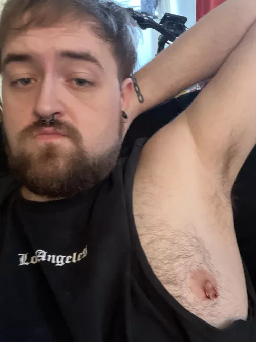 Happy 420, anyone want to huff my pits and smoke?