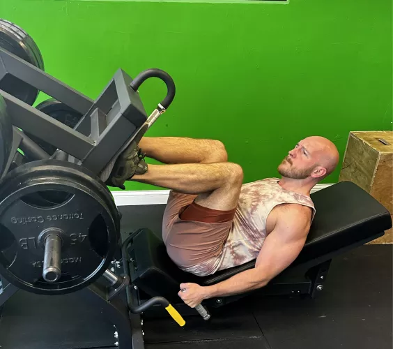 Hope you guys don’t mind some gym progress, managed to leg press almost 3x body weight! 😁