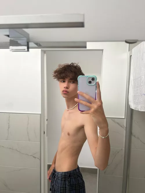 I am always down for some naughty adventures(19yo125lbs)